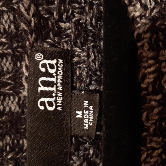 A.n.a  Black Light Weight Sweater Size Med - Picture 2 of 6
